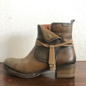 Pikolinos Short Brown Boot